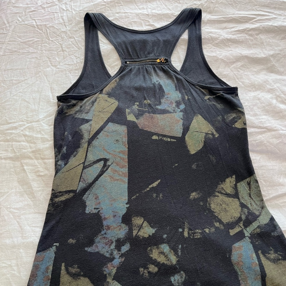 Cute long tank - Picture 2 of 4